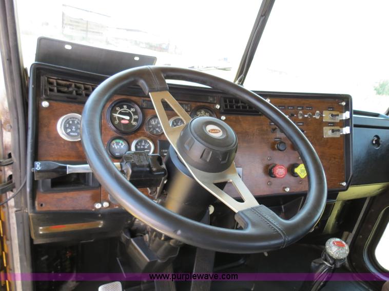 image for item B2414 1989 Peterbilt 377 semi truck