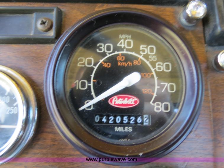 image for item B2414 1989 Peterbilt 377 semi truck