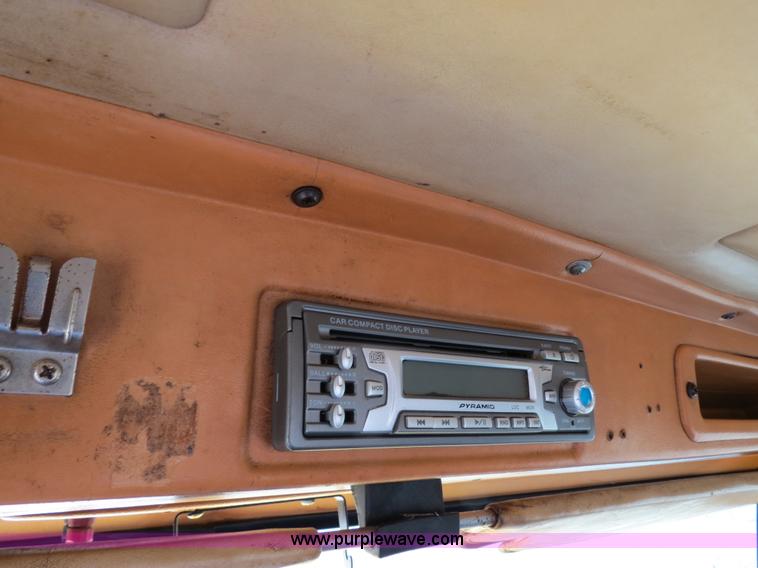 image for item B2414 1989 Peterbilt 377 semi truck