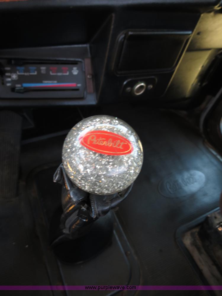 image for item B2414 1989 Peterbilt 377 semi truck