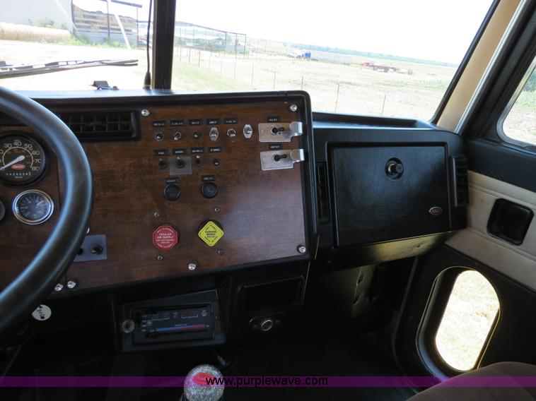 image for item B2414 1989 Peterbilt 377 semi truck