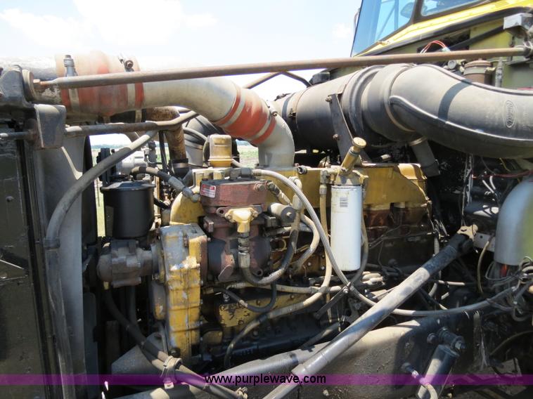 image for item B2414 1989 Peterbilt 377 semi truck