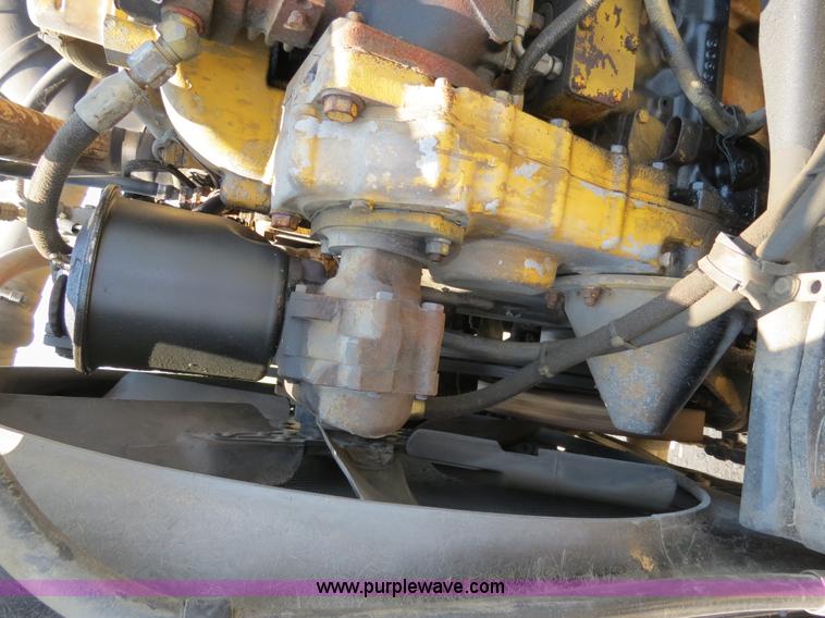 image for item B2414 1989 Peterbilt 377 semi truck