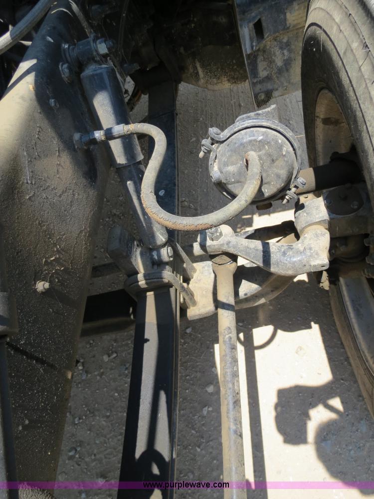 image for item B2414 1989 Peterbilt 377 semi truck