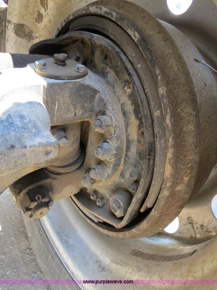 image for item B2414 1989 Peterbilt 377 semi truck