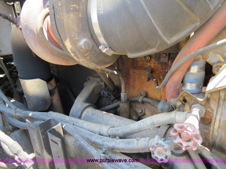 image for item B2414 1989 Peterbilt 377 semi truck