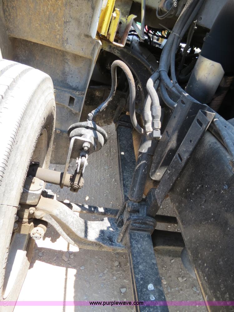 image for item B2414 1989 Peterbilt 377 semi truck