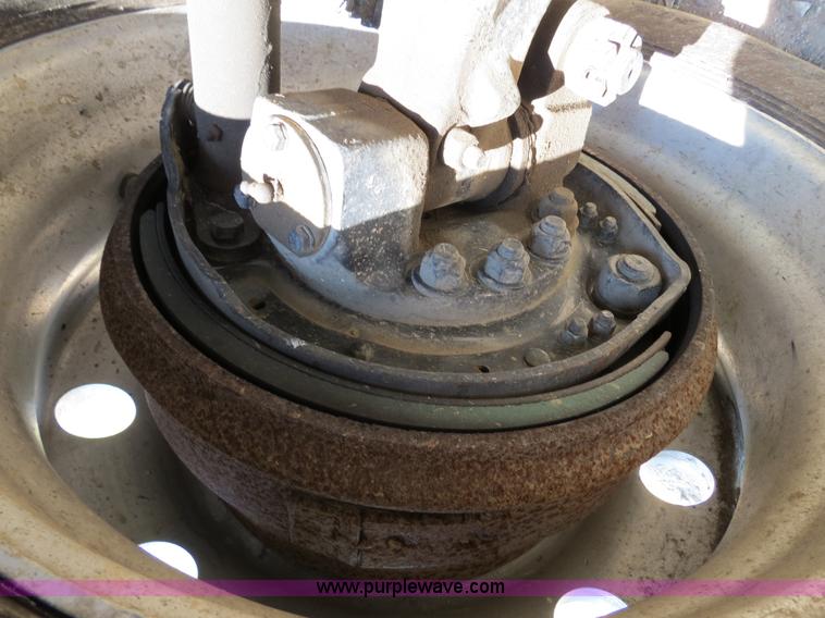 image for item B2414 1989 Peterbilt 377 semi truck