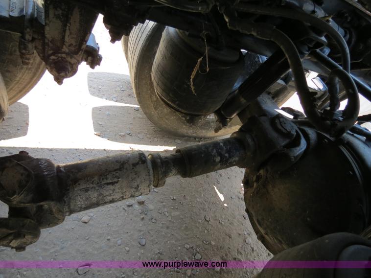 image for item B2414 1989 Peterbilt 377 semi truck