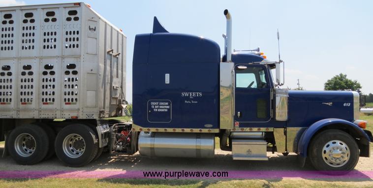 image for item B2416 2006 Peterbilt 379 semi truck