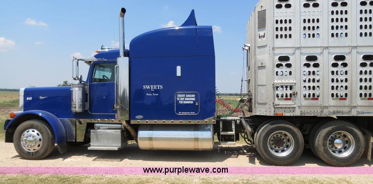 image for item B2416 2006 Peterbilt 379 semi truck