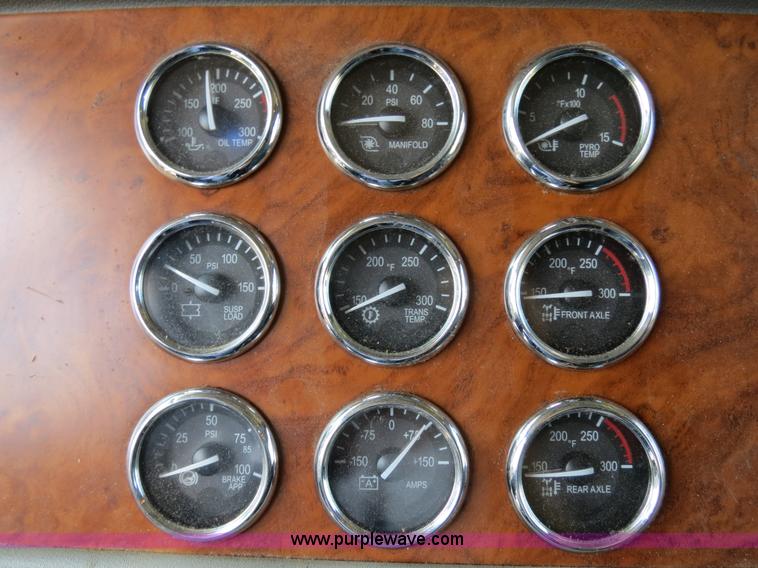 image for item B2416 2006 Peterbilt 379 semi truck