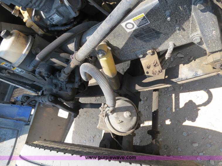 image for item B2416 2006 Peterbilt 379 semi truck