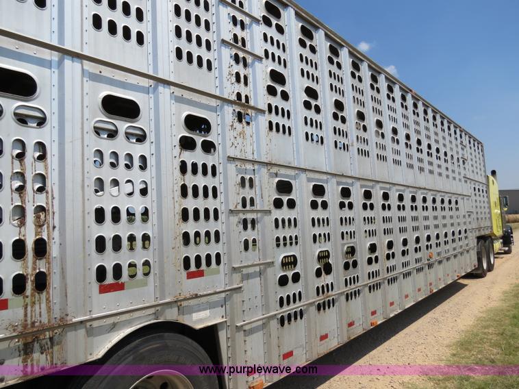 image for item B2418 1999 Barrett 48' livestock trailer