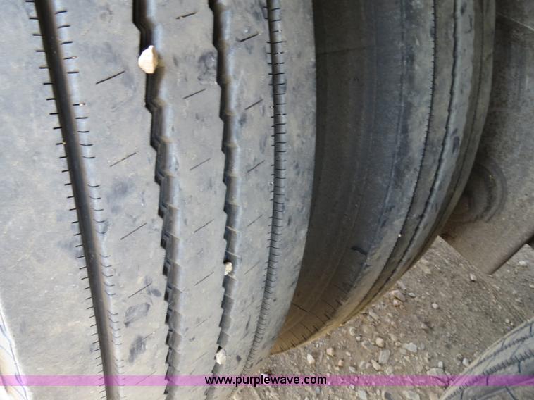 image for item B2418 1999 Barrett 48' livestock trailer