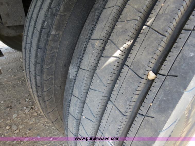 image for item B2418 1999 Barrett 48' livestock trailer