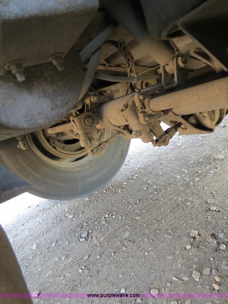 image for item B2418 1999 Barrett 48' livestock trailer