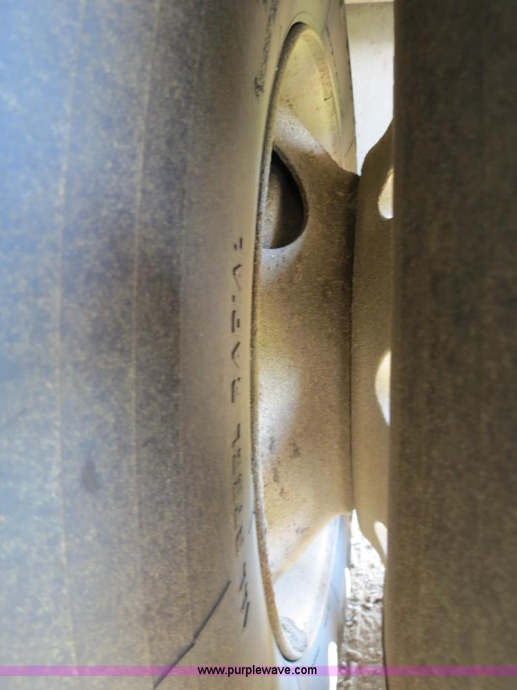 image for item B2418 1999 Barrett 48' livestock trailer