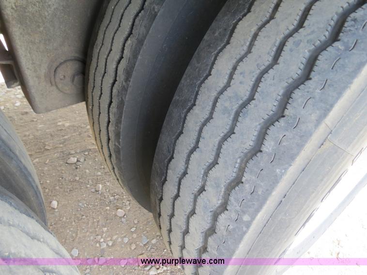 image for item B2418 1999 Barrett 48' livestock trailer