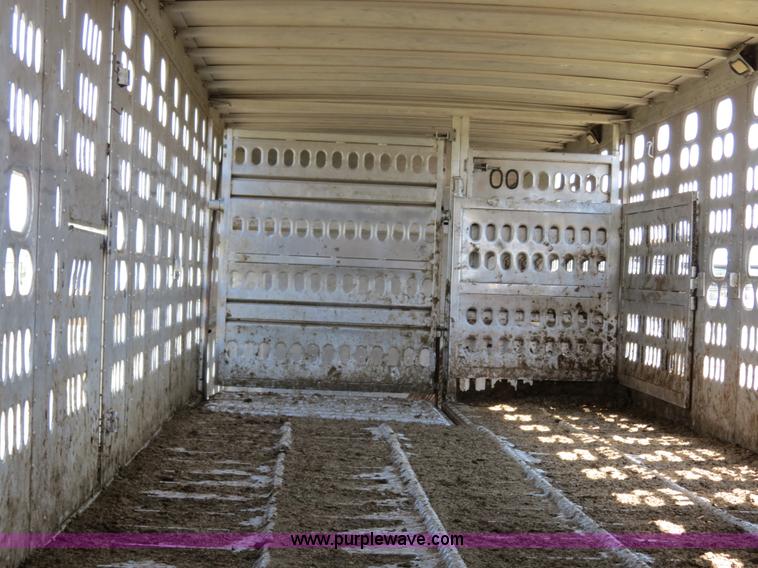 image for item B2418 1999 Barrett 48' livestock trailer