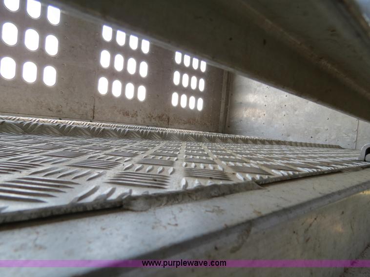 image for item B2418 1999 Barrett 48' livestock trailer