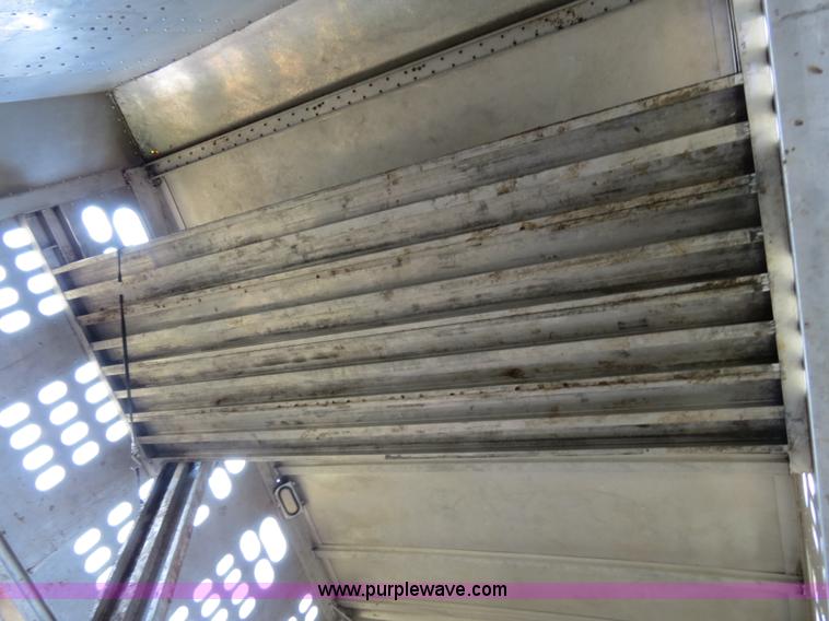 image for item B2418 1999 Barrett 48' livestock trailer