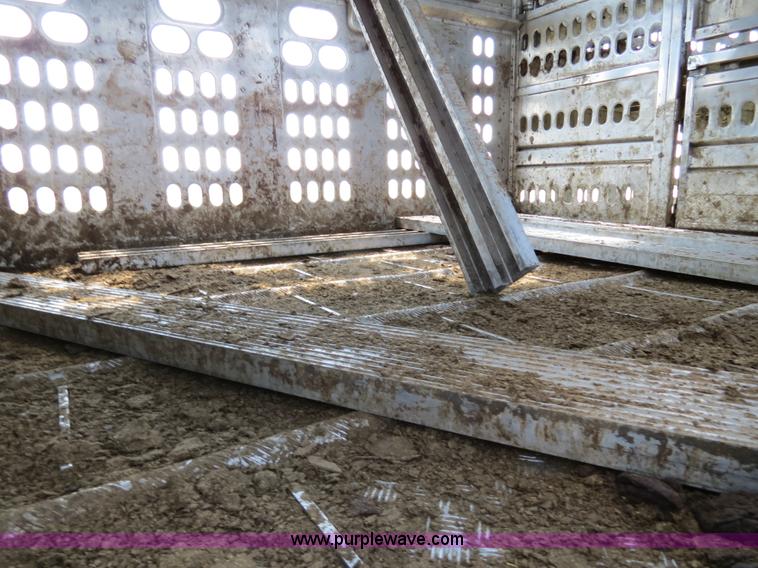 image for item B2418 1999 Barrett 48' livestock trailer