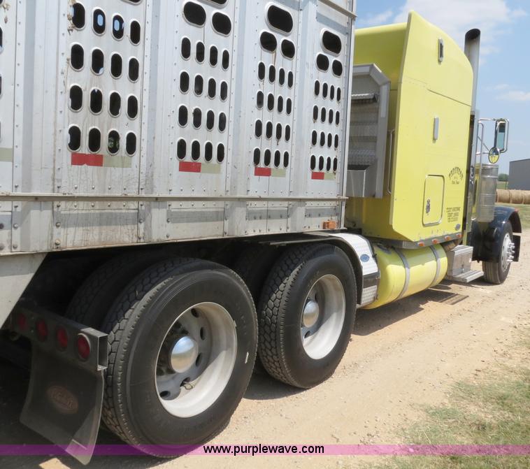 image for item B2419 1995 Peterbilt 379 semi truck