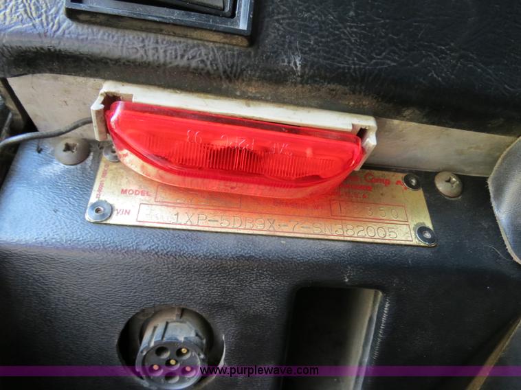 image for item B2419 1995 Peterbilt 379 semi truck