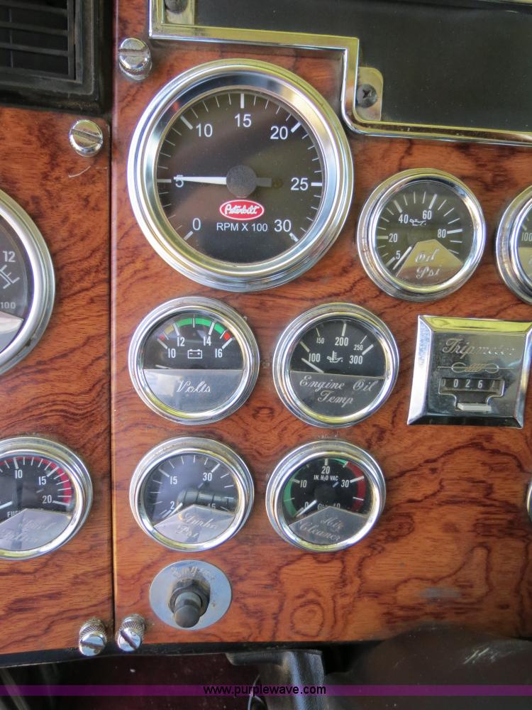 image for item B2419 1995 Peterbilt 379 semi truck