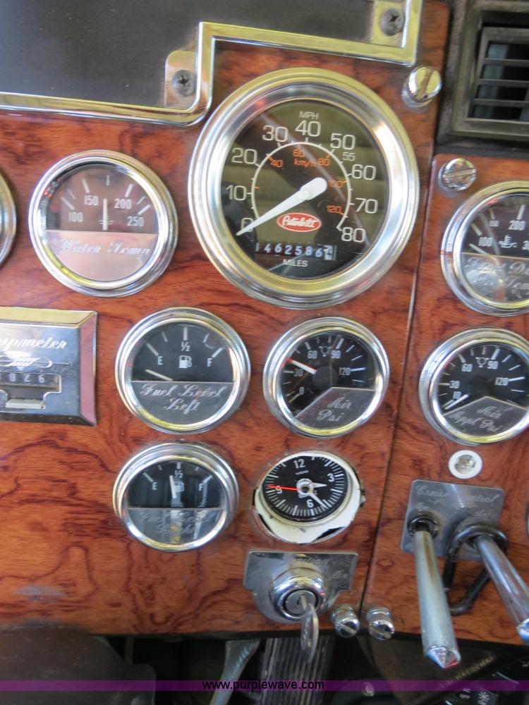 image for item B2419 1995 Peterbilt 379 semi truck