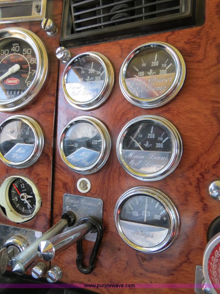 image for item B2419 1995 Peterbilt 379 semi truck