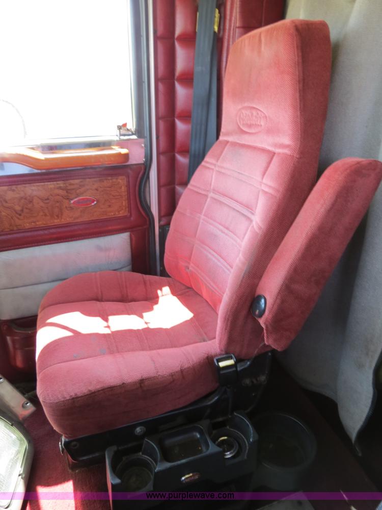 image for item B2419 1995 Peterbilt 379 semi truck