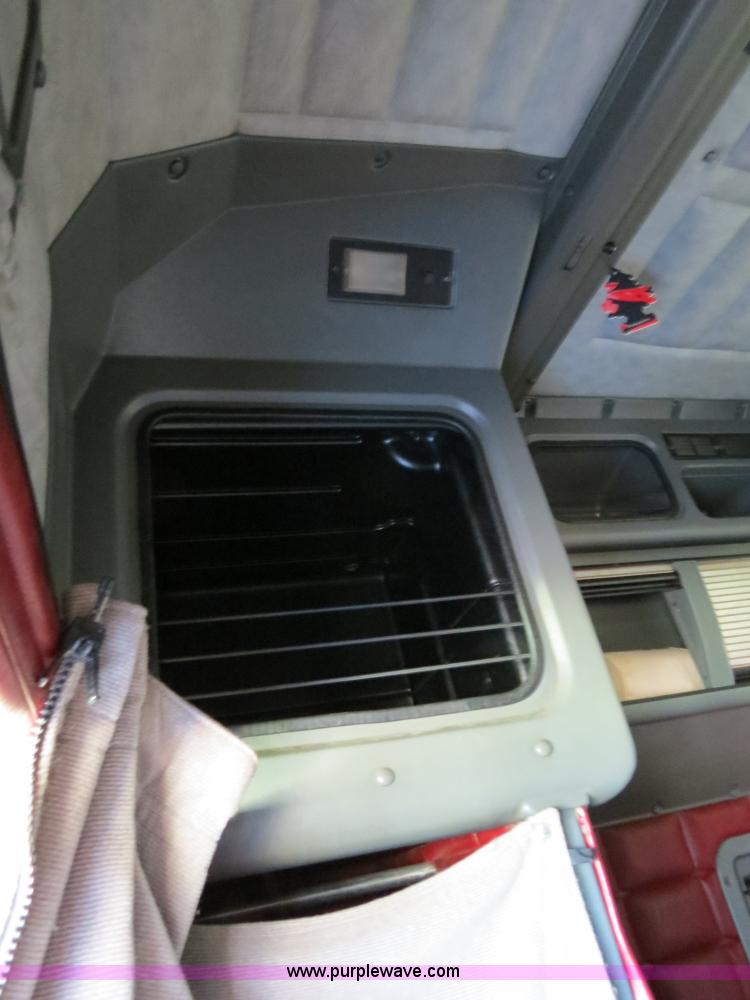 image for item B2419 1995 Peterbilt 379 semi truck