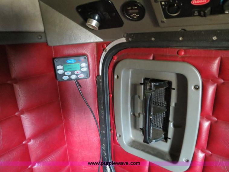 image for item B2419 1995 Peterbilt 379 semi truck