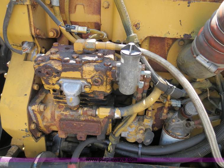 image for item B2419 1995 Peterbilt 379 semi truck