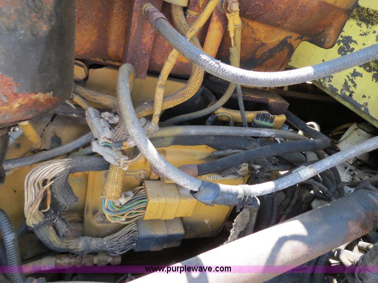 image for item B2419 1995 Peterbilt 379 semi truck