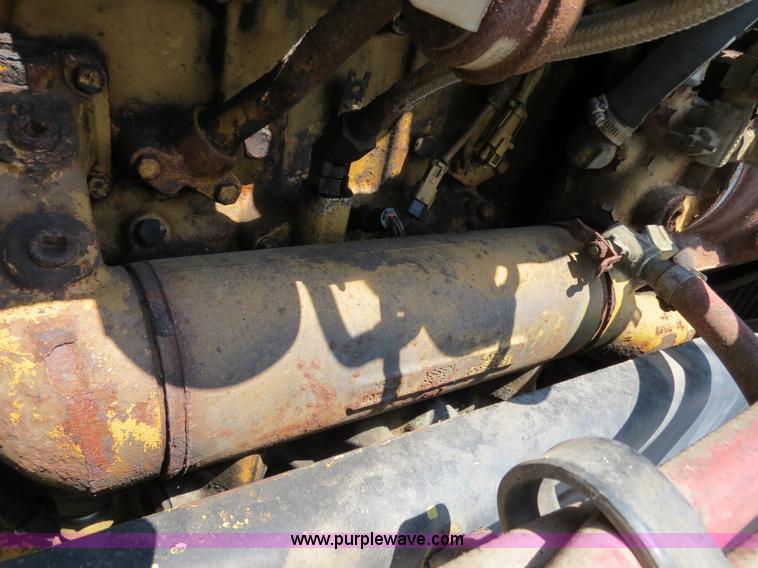 image for item B2419 1995 Peterbilt 379 semi truck