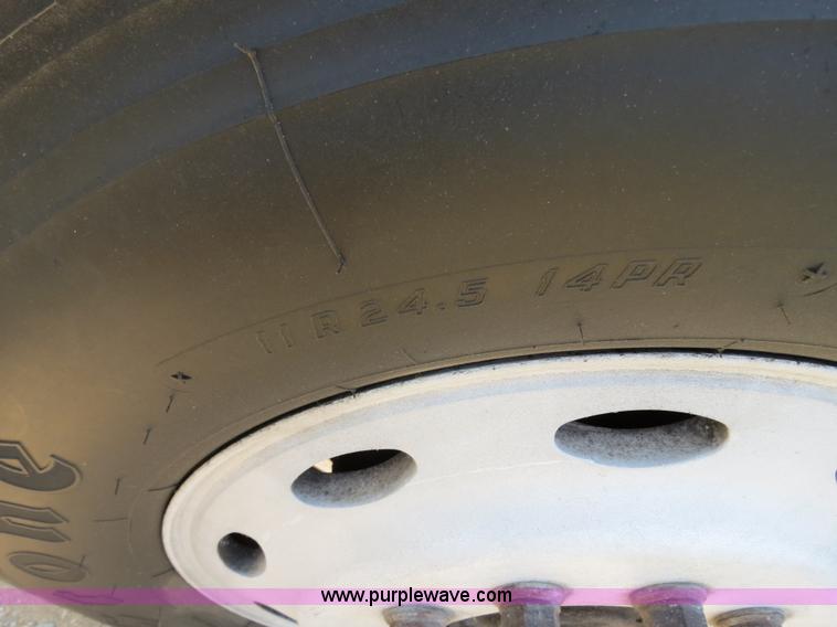 image for item B2419 1995 Peterbilt 379 semi truck