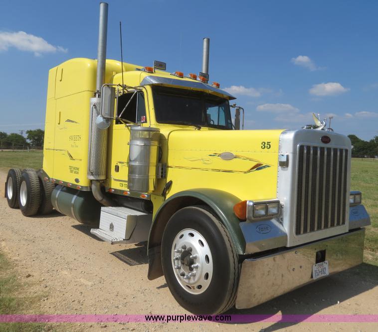 image for item B2421 2000 Peterbilt 379 semi truck