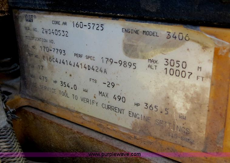 image for item B2421 2000 Peterbilt 379 semi truck