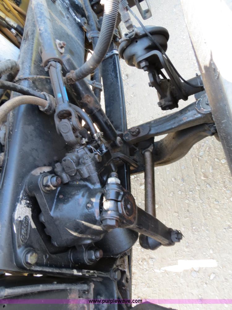 image for item B2421 2000 Peterbilt 379 semi truck