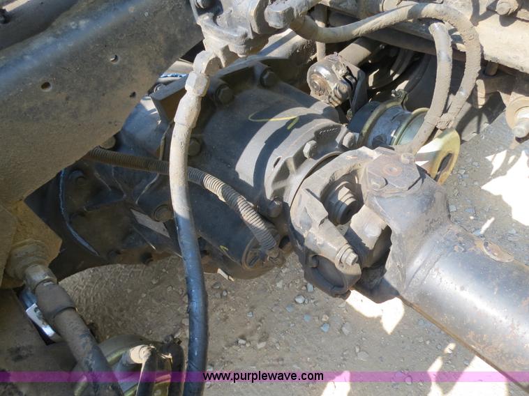 image for item B2421 2000 Peterbilt 379 semi truck