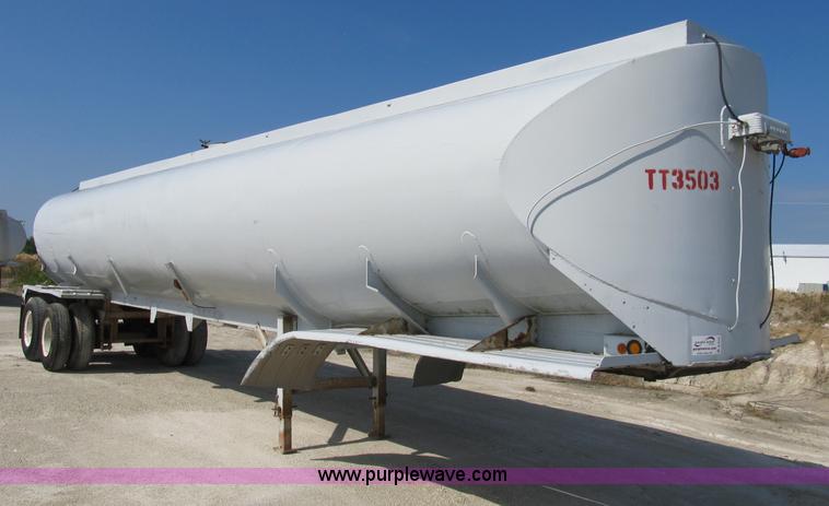 image for item B2734 1969 Fruehauf 39' aluminum tanker trailer