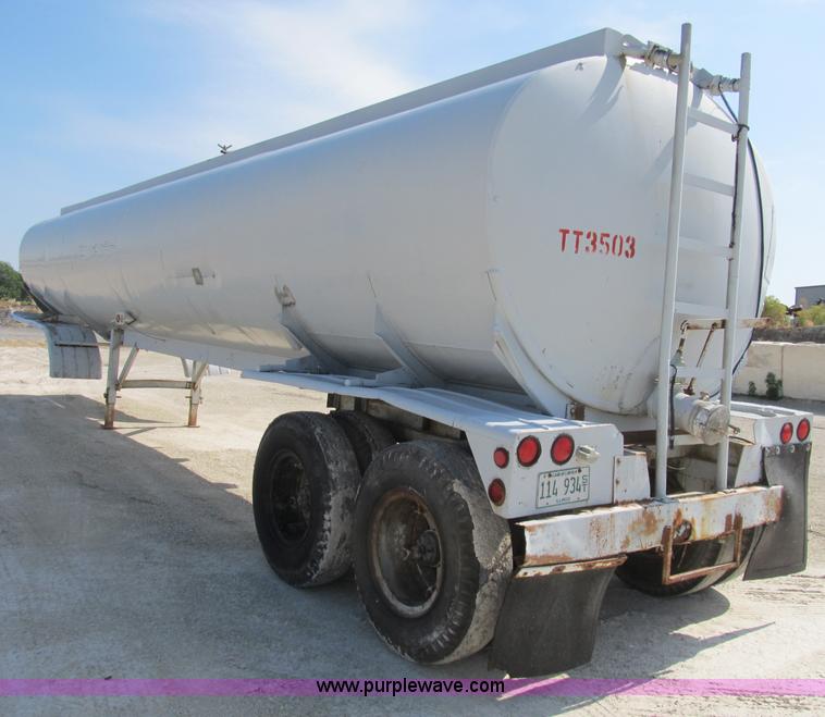 image for item B2734 1969 Fruehauf 39' aluminum tanker trailer