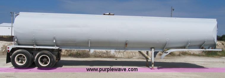 image for item B2734 1969 Fruehauf 39' aluminum tanker trailer