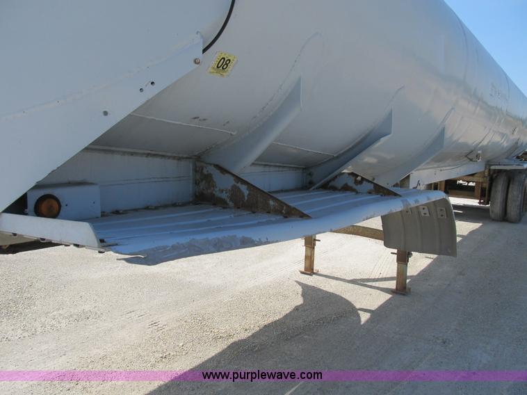 image for item B2734 1969 Fruehauf 39' aluminum tanker trailer