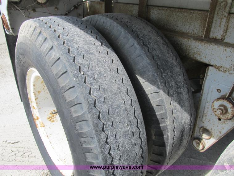 image for item B2734 1969 Fruehauf 39' aluminum tanker trailer