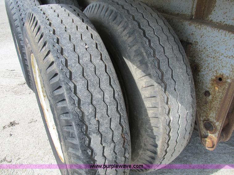 image for item B2734 1969 Fruehauf 39' aluminum tanker trailer