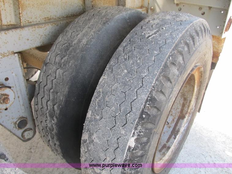 image for item B2734 1969 Fruehauf 39' aluminum tanker trailer